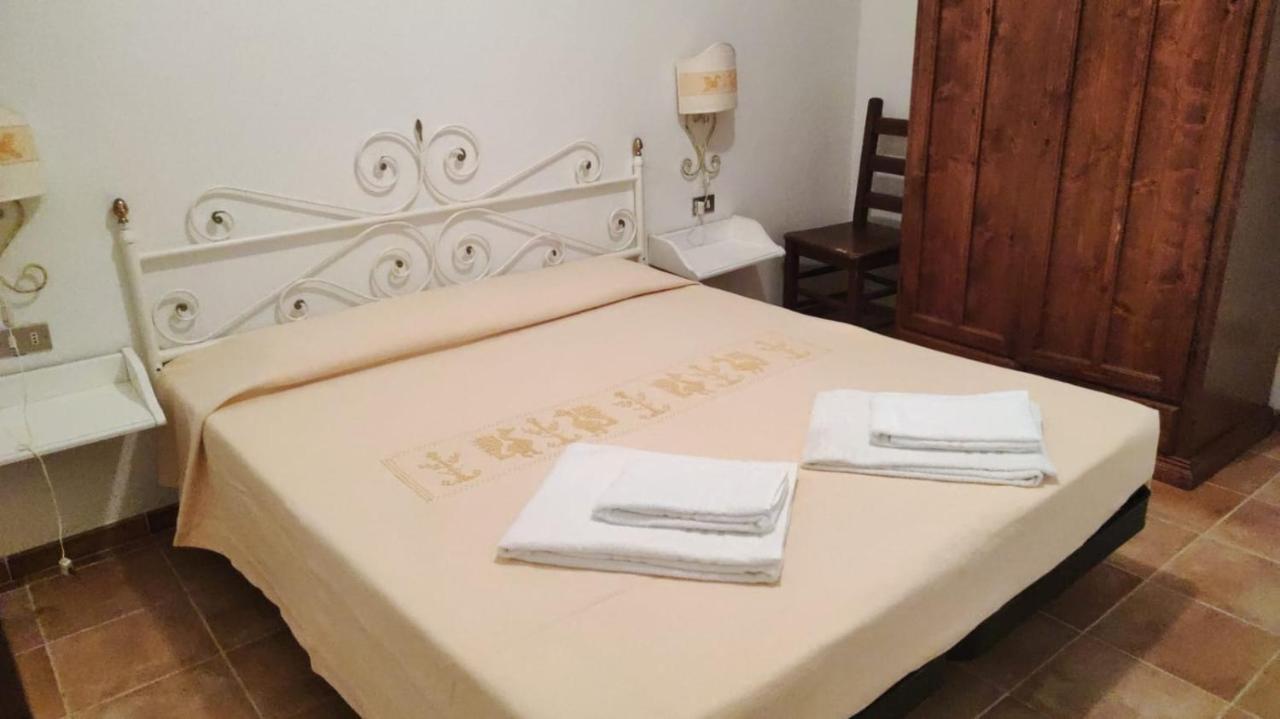 גולפו אראנצ'י Residence Spiaggia Bianca מראה חיצוני תמונה