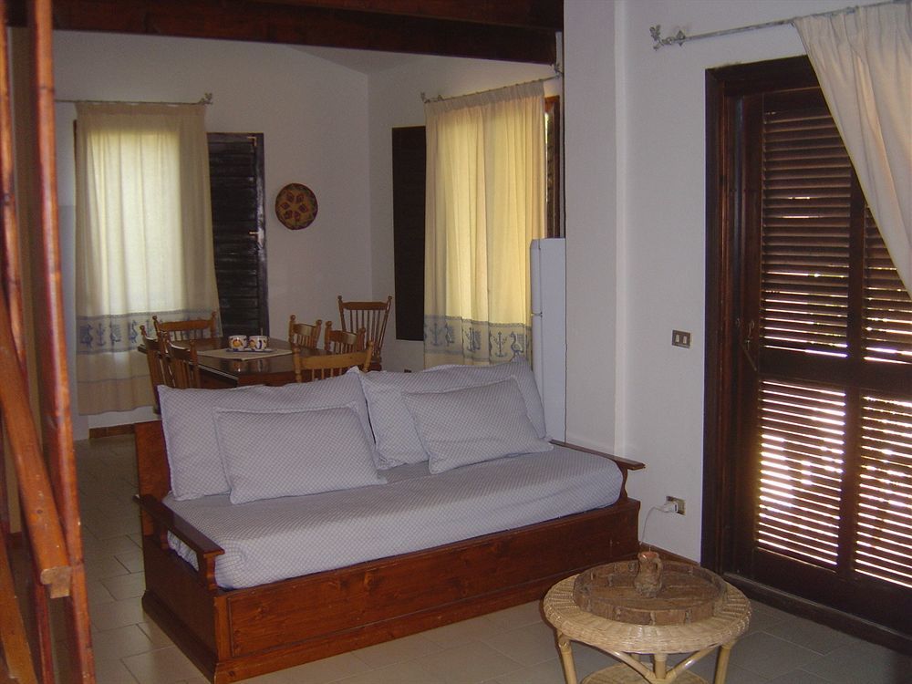 גולפו אראנצ'י Residence Spiaggia Bianca מראה חיצוני תמונה