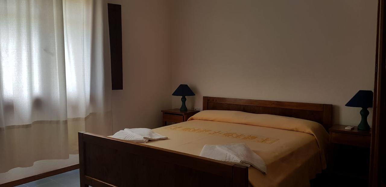 גולפו אראנצ'י Residence Spiaggia Bianca מראה חיצוני תמונה
