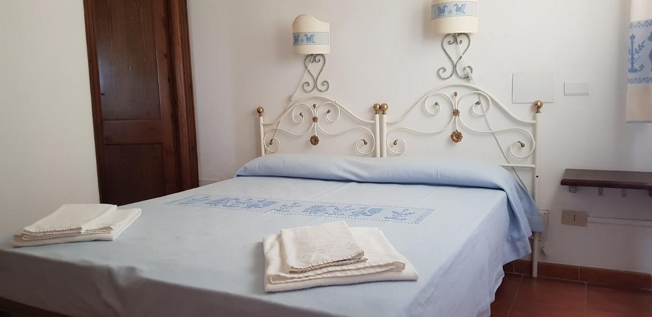 גולפו אראנצ'י Residence Spiaggia Bianca מראה חיצוני תמונה