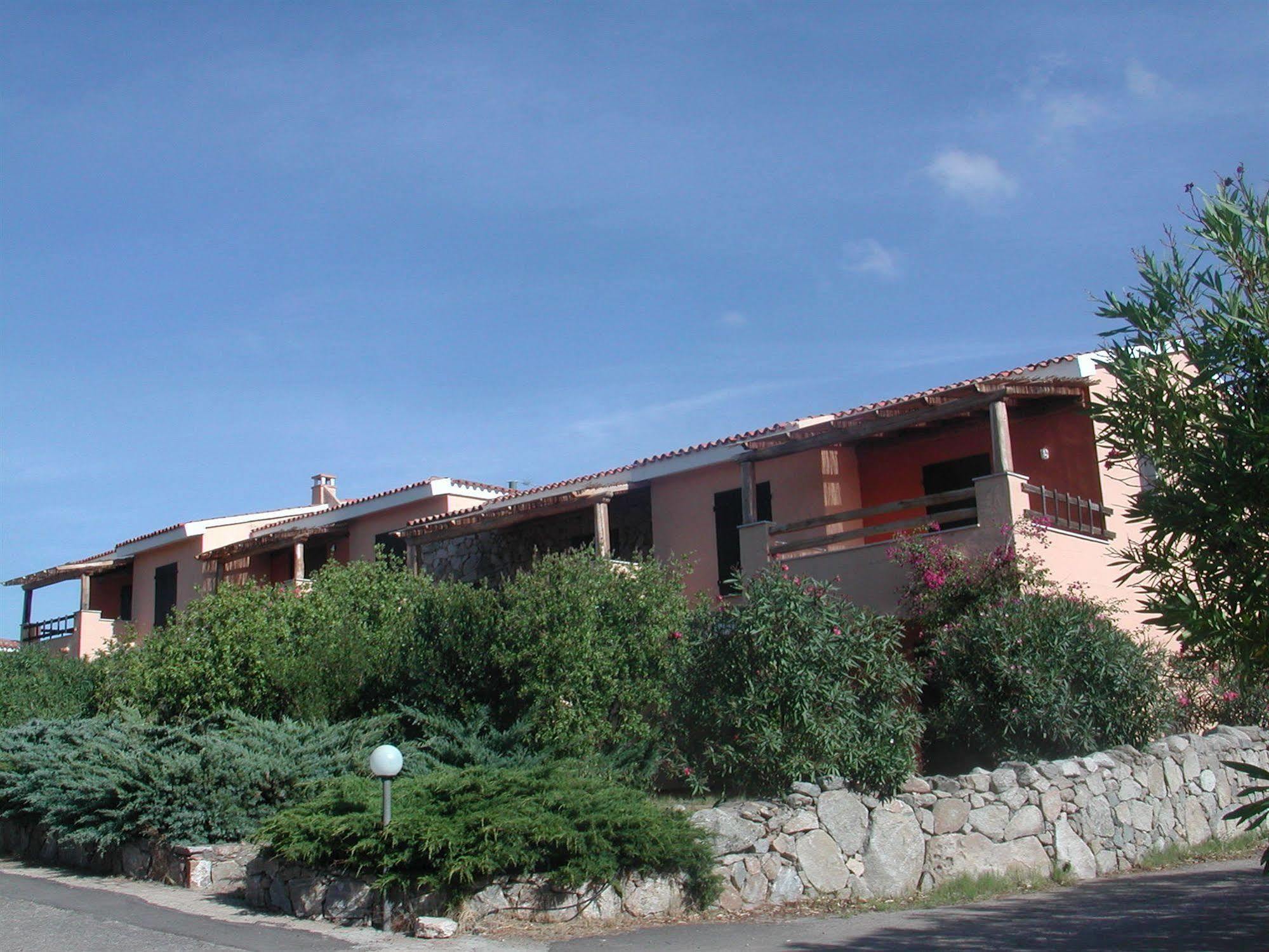 גולפו אראנצ'י Residence Spiaggia Bianca מראה חיצוני תמונה
