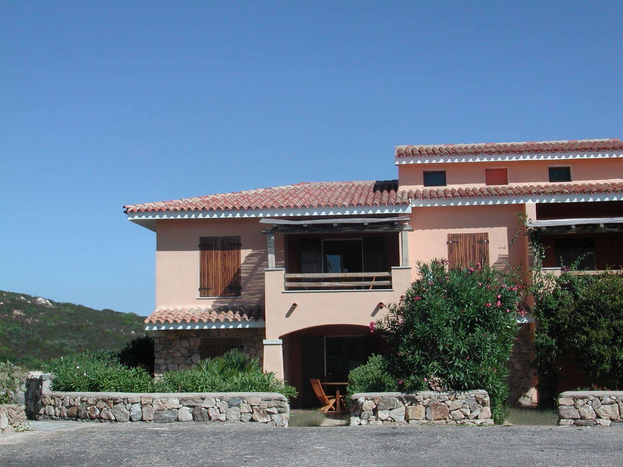 גולפו אראנצ'י Residence Spiaggia Bianca מראה חיצוני תמונה