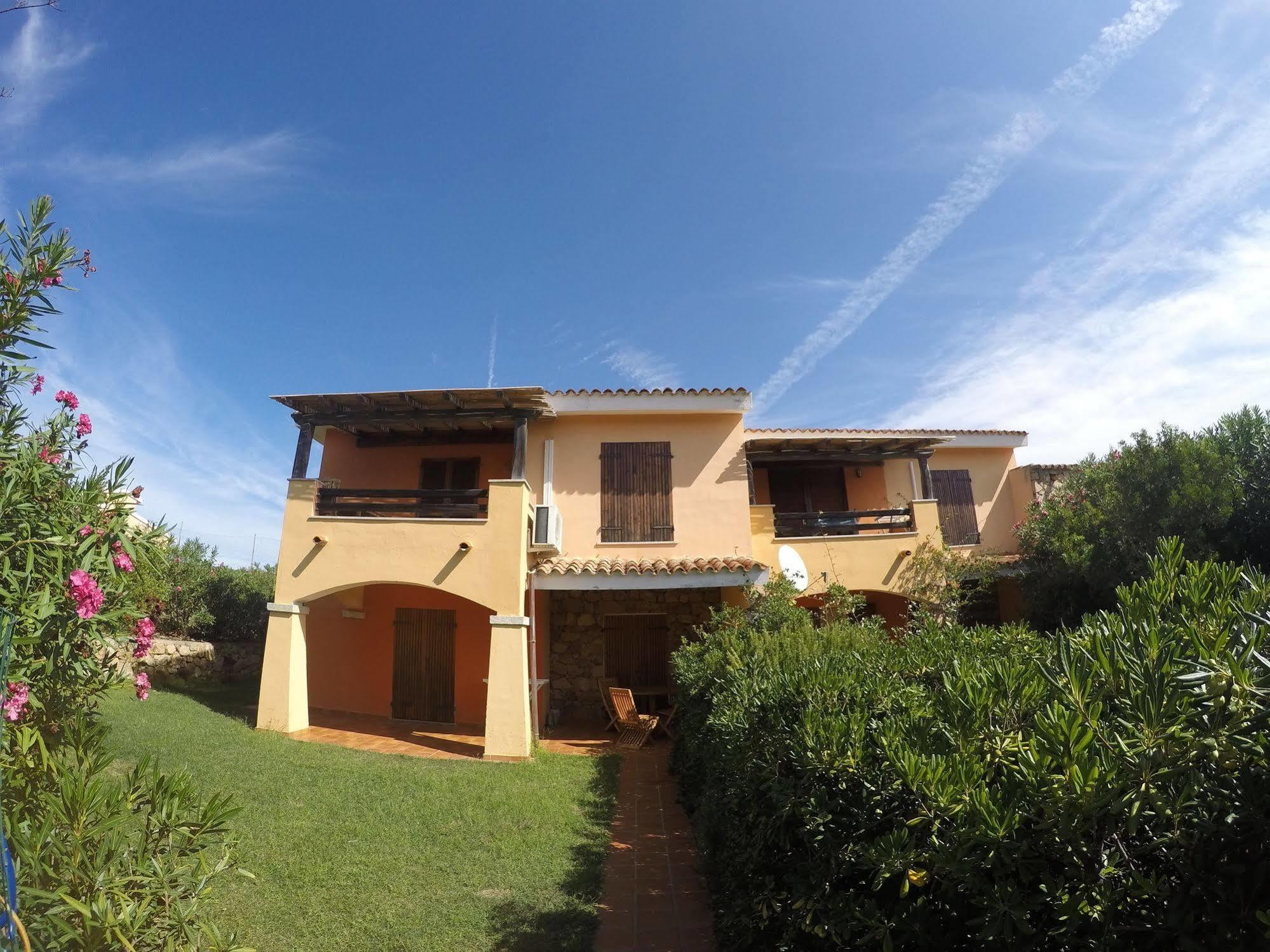 גולפו אראנצ'י Residence Spiaggia Bianca מראה חיצוני תמונה