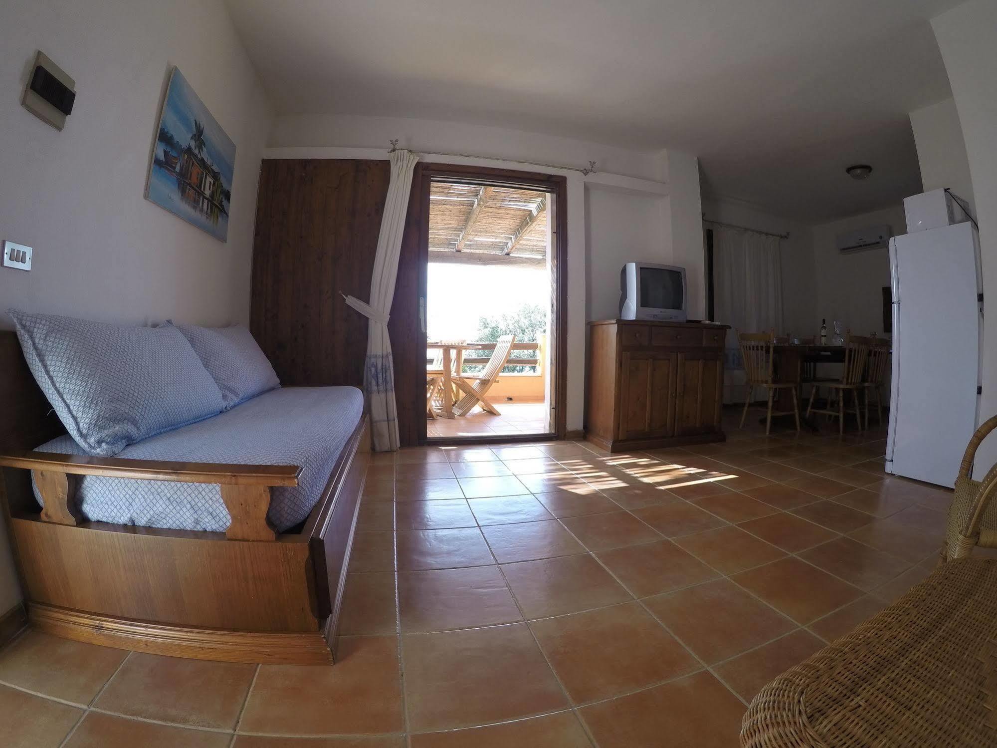 גולפו אראנצ'י Residence Spiaggia Bianca מראה חיצוני תמונה