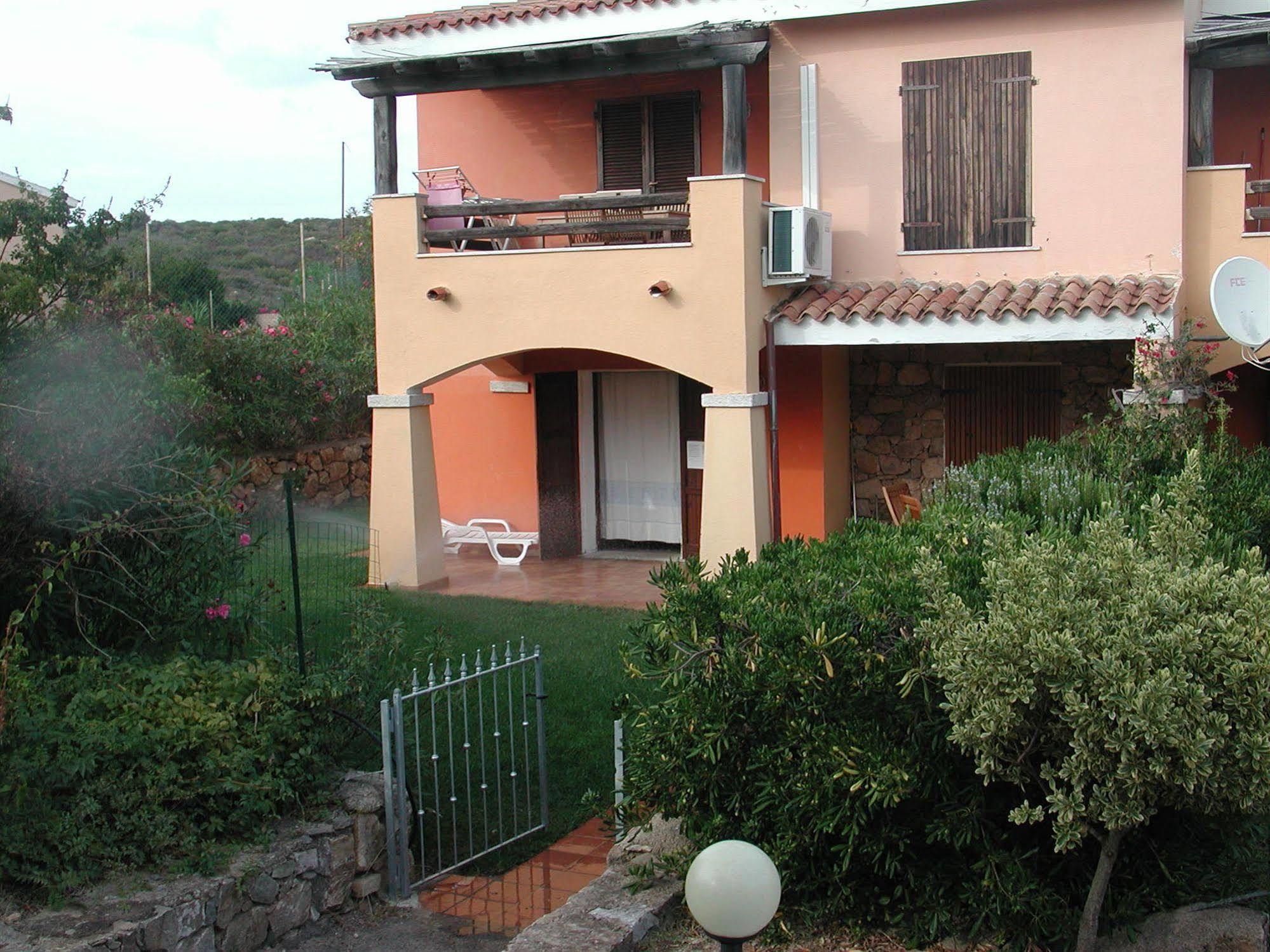 גולפו אראנצ'י Residence Spiaggia Bianca מראה חיצוני תמונה