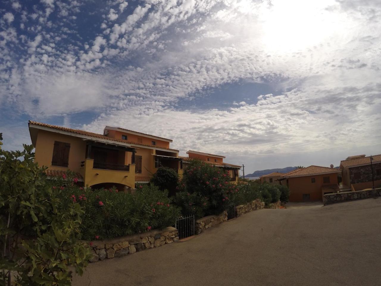 גולפו אראנצ'י Residence Spiaggia Bianca מראה חיצוני תמונה